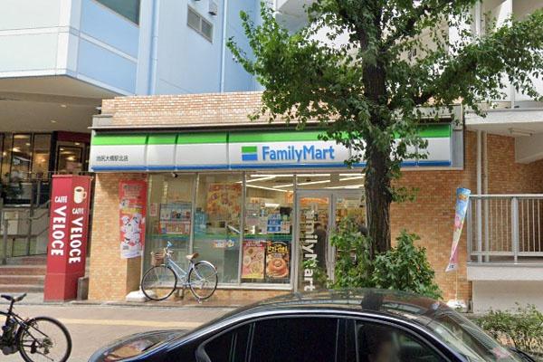 駒場ネオパレス(ファミリーマート池尻大橋駅北店)