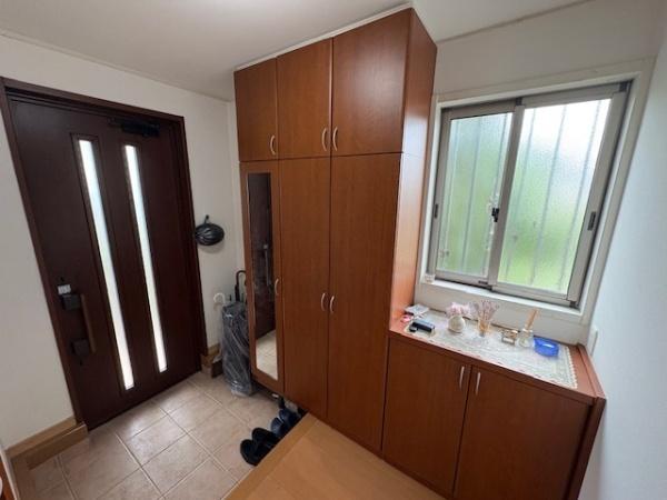 青梅市今井2丁目の中古一戸建て(玄関)