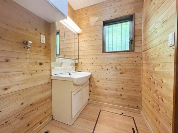 青梅市根ヶ布１丁目の中古一戸建て
