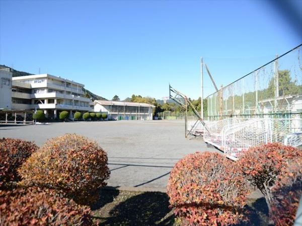 青梅市畑中２丁目の土地(西中学校)
