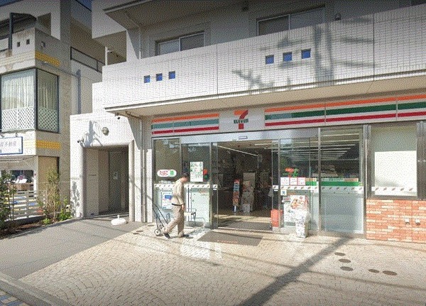 グランドメゾン鵠沼海岸(セブンイレブン鵠沼海岸店)