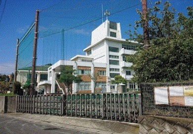 鎌倉市七里ガ浜２丁目の中古一戸建て(鎌倉市立腰越中学校)