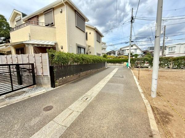 茅ヶ崎市浜竹3丁目の土地(前面道路含む現地写真)