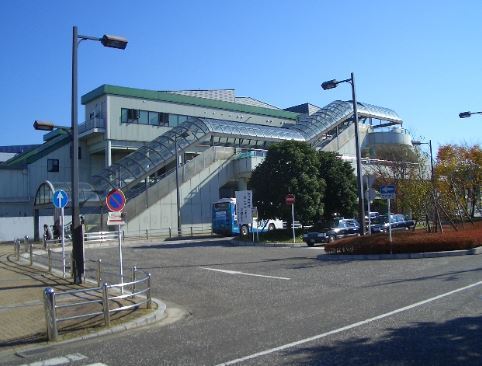 六会駅前高層住宅(六会日大前駅(小田急江ノ島線))