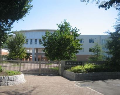 六会駅前高層住宅(藤沢市立六会中学校)