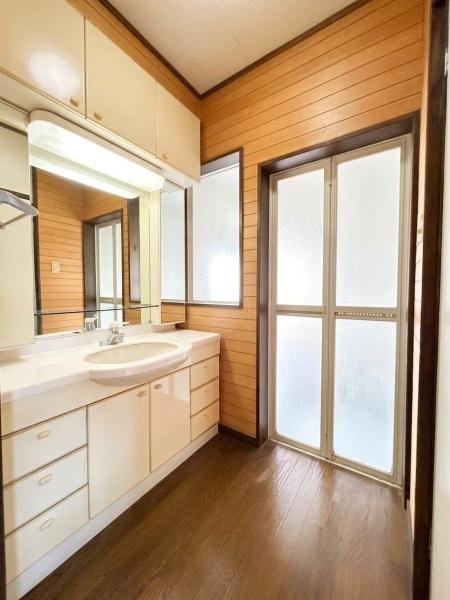 藤沢市白旗３丁目の中古一戸建て