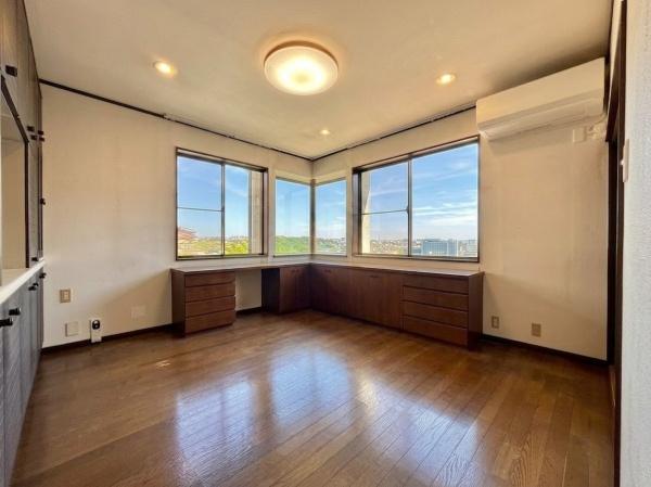 藤沢市白旗３丁目の中古一戸建て