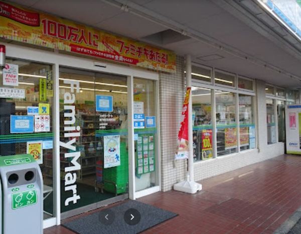 コーラル東戸塚(ファミリーマート東戸塚記念病院前店)