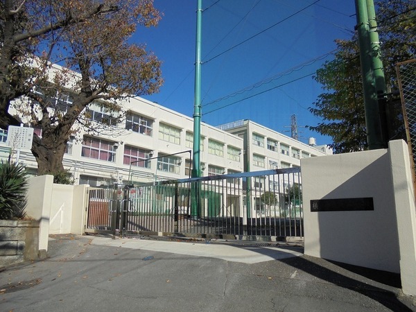 ベルシャトウ戸塚壱番館(横浜市立戸塚中学校)