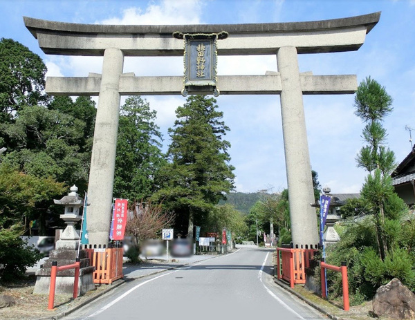 亀岡市曽我部町穴太木戸口の土地(ひえ田野神社)
