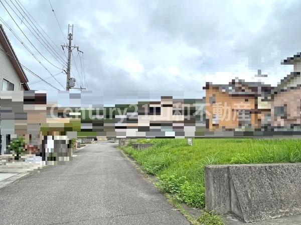 亀岡市本梅町平松八百分の土地