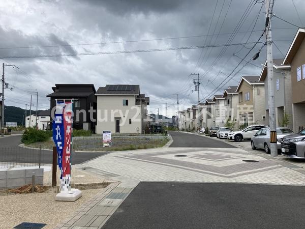 亀岡駅北ソダチマチ1街区12号地（築浅物件）