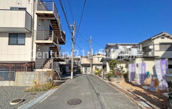 亀岡市荒塚町１丁目の土地