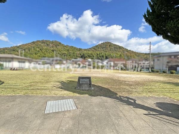 南丹市園部町小山西町滝谷の中古一戸建て(小山西町公園)