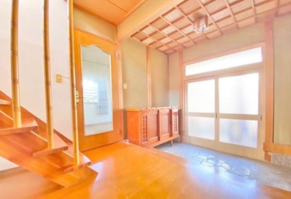 亀岡市南つつじケ丘桜台3丁目の中古一戸建て(玄関)