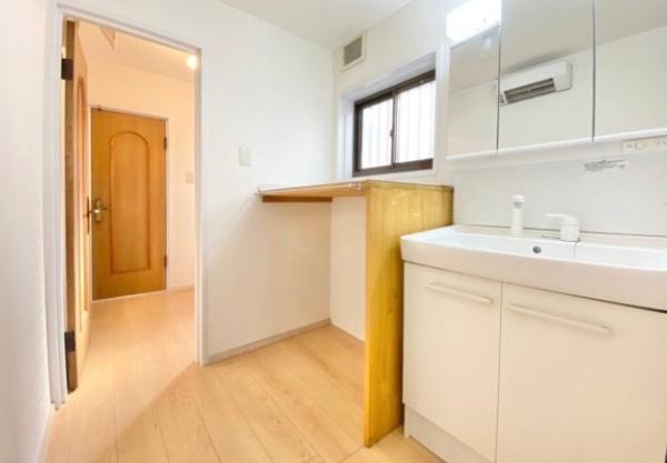 亀岡市南つつじケ丘桜台3丁目の中古一戸建て(洗面台・洗面所)