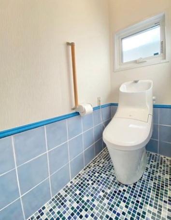 亀岡市南つつじケ丘桜台3丁目の中古一戸建て(トイレ)