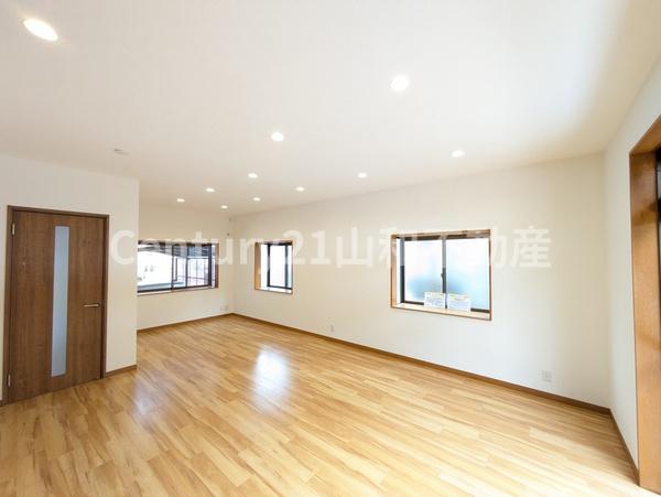 亀岡市南つつじケ丘桜台３丁目の中古一戸建て