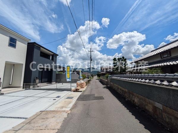 リーブルガーデン千代川町小林②号棟(新築一戸建)(前面道路含む現地写真)