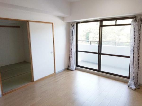 クラウンハイム園部604号室(中古マンション)(リビング)