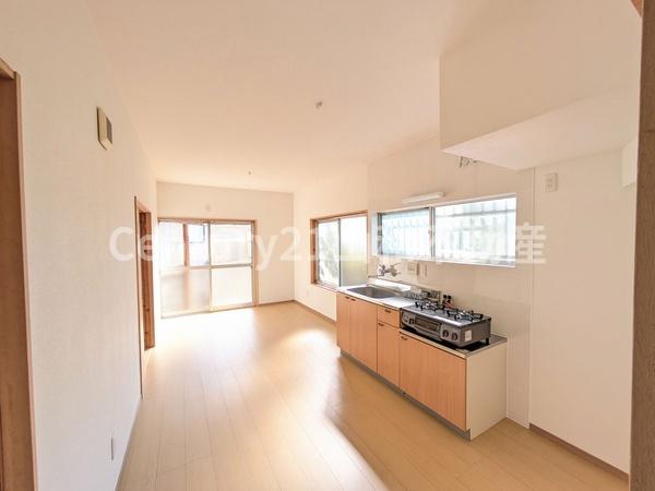 亀岡市篠町広田2丁目の中古一戸建て(リビング)