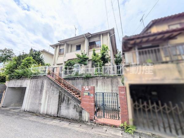 亀岡市南つつじケ丘大葉台２丁目の中古一戸建て