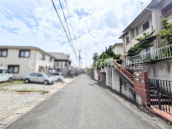 亀岡市南つつじケ丘大葉台２丁目の中古一戸建て