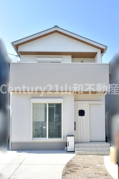 篠町馬堀向端（築浅一戸建）