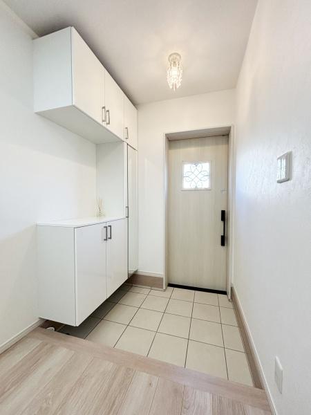 篠町馬堀向端（築浅一戸建）