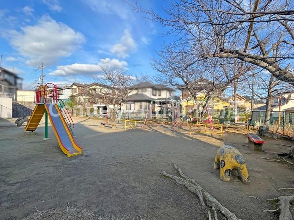 亀岡市西つつじケ丘美山台１丁目の中古一戸建て(霧島台２丁目公園)