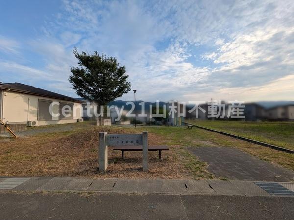 亀岡市篠町夕日ケ丘３丁目の土地