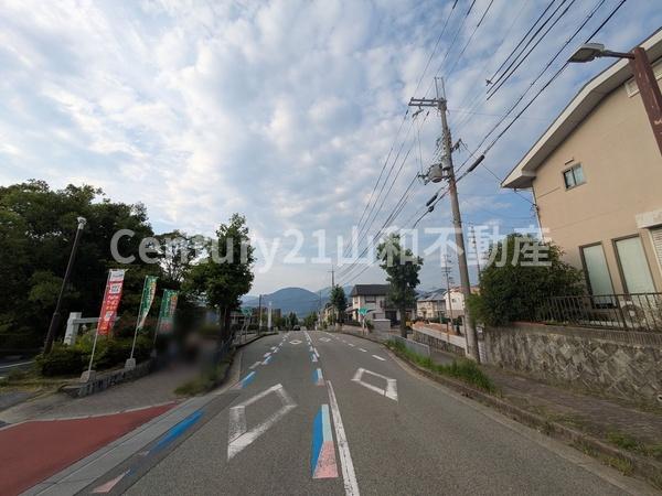 亀岡市南つつじケ丘大葉台２丁目の土地