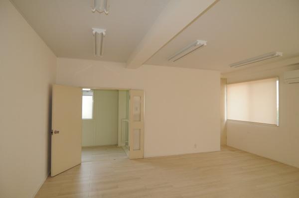 松戸市松飛台、事務所