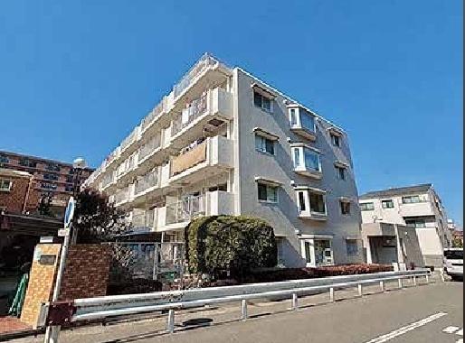 ファミリィハウス上大岡