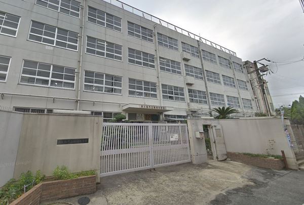 東大阪市鴻池徳庵町の中古一戸建て(東大阪市立楠根中学校)