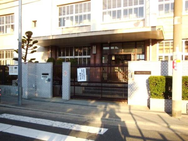 シャトーサンパークスクエア(大阪市立今津中学校)