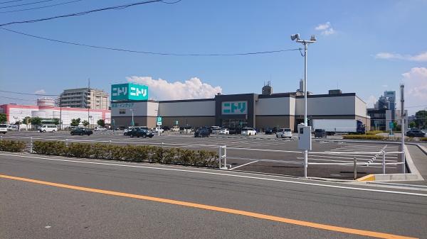 ファミールハイツ城東 A棟(ニトリ放出店)