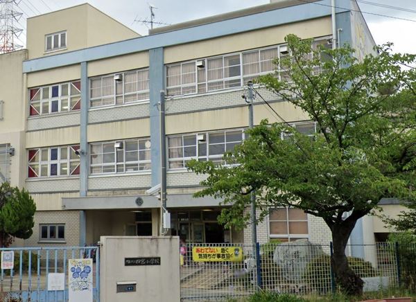 門真市四宮５丁目の中古一戸建て(門真市立四宮小学校)