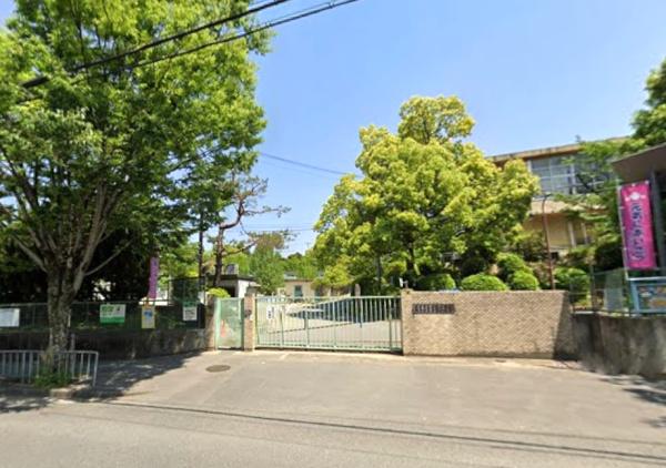 メロディーハイム香里ケ丘ツインビューアルテアタワー(枚方市立香里小学校)