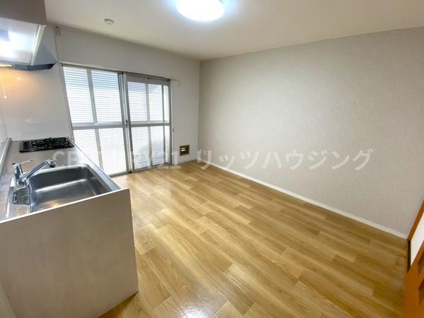 交野ユーロハイツ桜ヶ丘団地　B棟9号　中古テラス