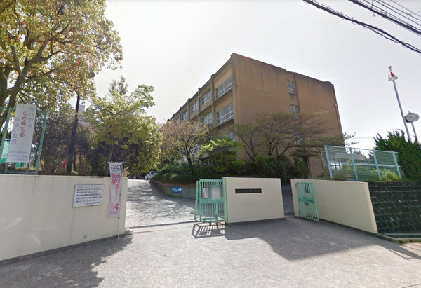 枚方市北楠葉町の中古一戸建て(枚方市立楠葉中学校.)