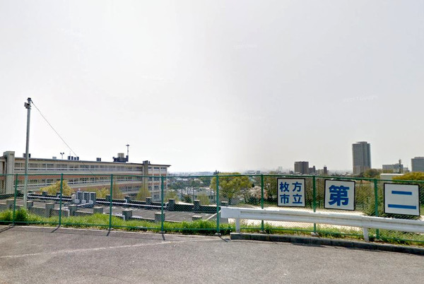 枚方市南中振2丁目の中古一戸建て(枚方市立第二中学校)