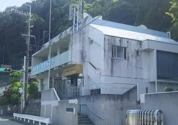 箕面市森町中3丁目の中古一戸建て(止々呂美簡易郵便局.)