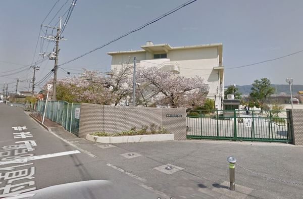 枚方市茄子作4丁目の中古一戸建て(枚方市立春日小学校)