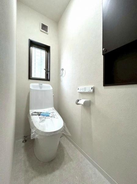 八幡市八幡植松の中古一戸建て(トイレ)