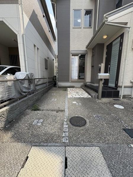 八幡市八幡植松の中古一戸建て(駐車場)