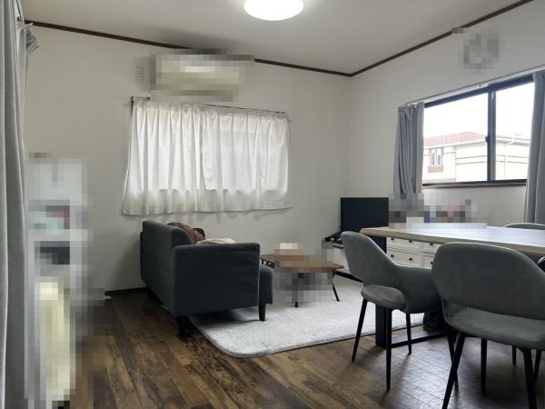 枚方市野村元町の中古一戸建て(リビング)