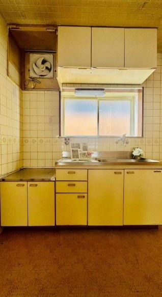 寝屋川市御幸東町の中古一戸建て(キッチン)