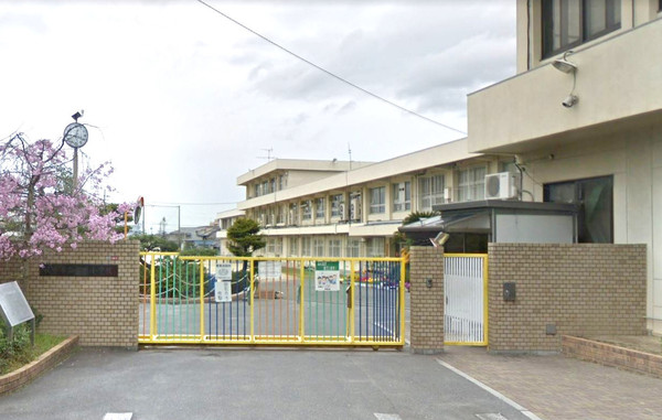 枚方市藤阪北町　第１期　１号棟　新築一戸建て(枚方市立菅原小学校.)