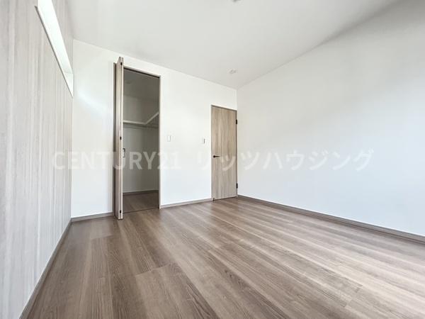 枚方市松丘町　新築一戸建て